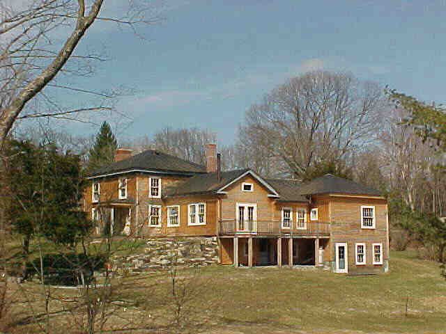 Building photograph for 202 FARNUM ROAD